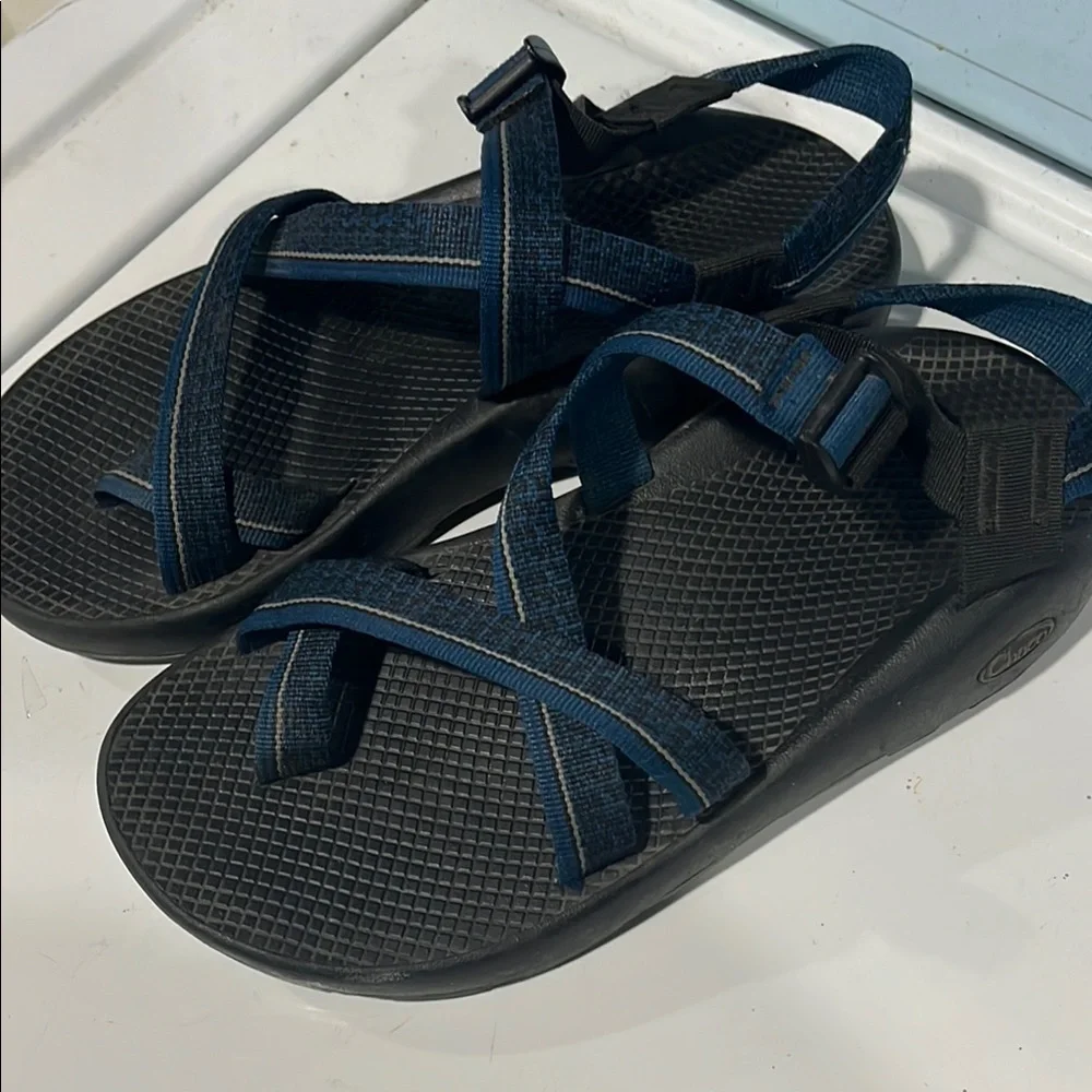 Chaco sandals men’s Black and Blue Strappy Sandals‎ size 9